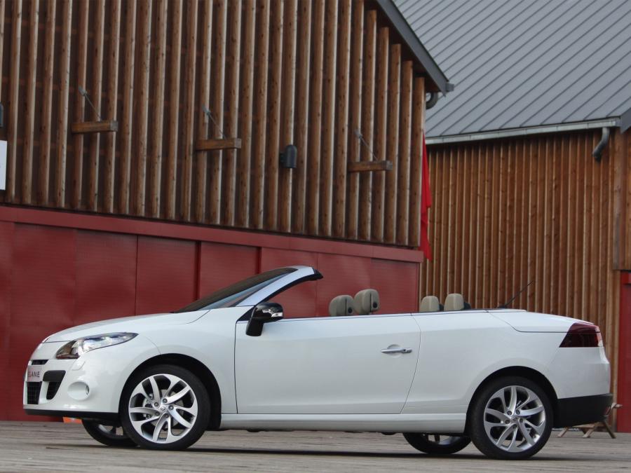  Renault Megane CC 2010 года  (фото 48 из 65)